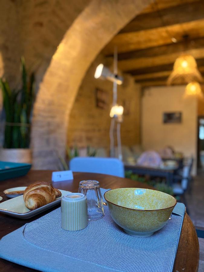 La Maison Des Couturieres Клюни Экстерьер фото